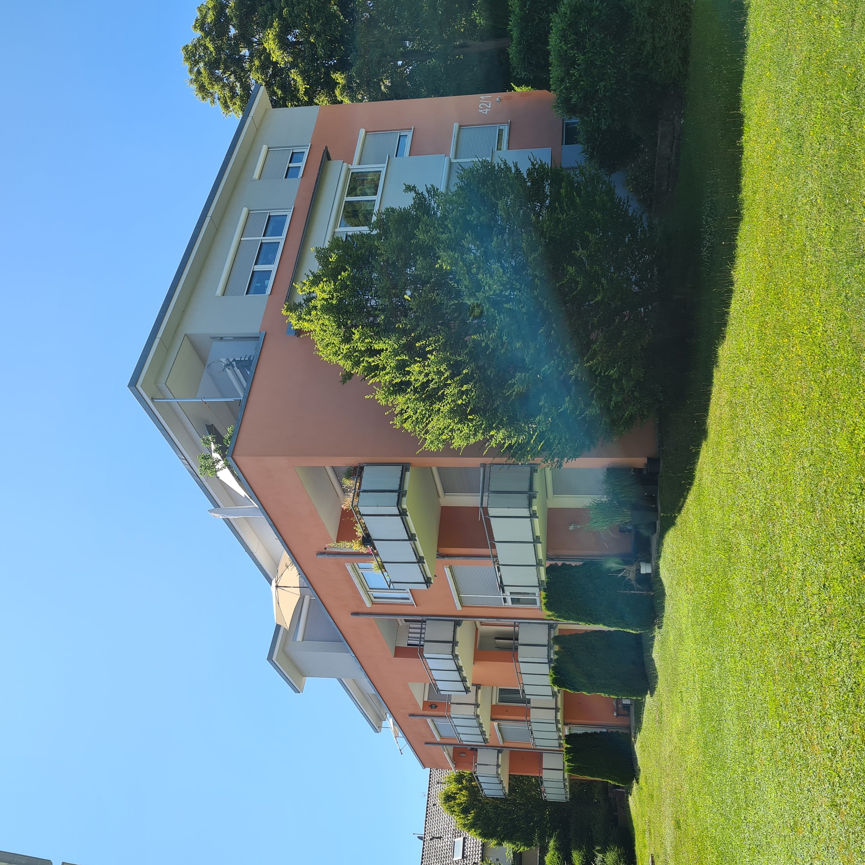 Schöne 2-Zimmer-Wohnung mit Balkon und Tiefgarage